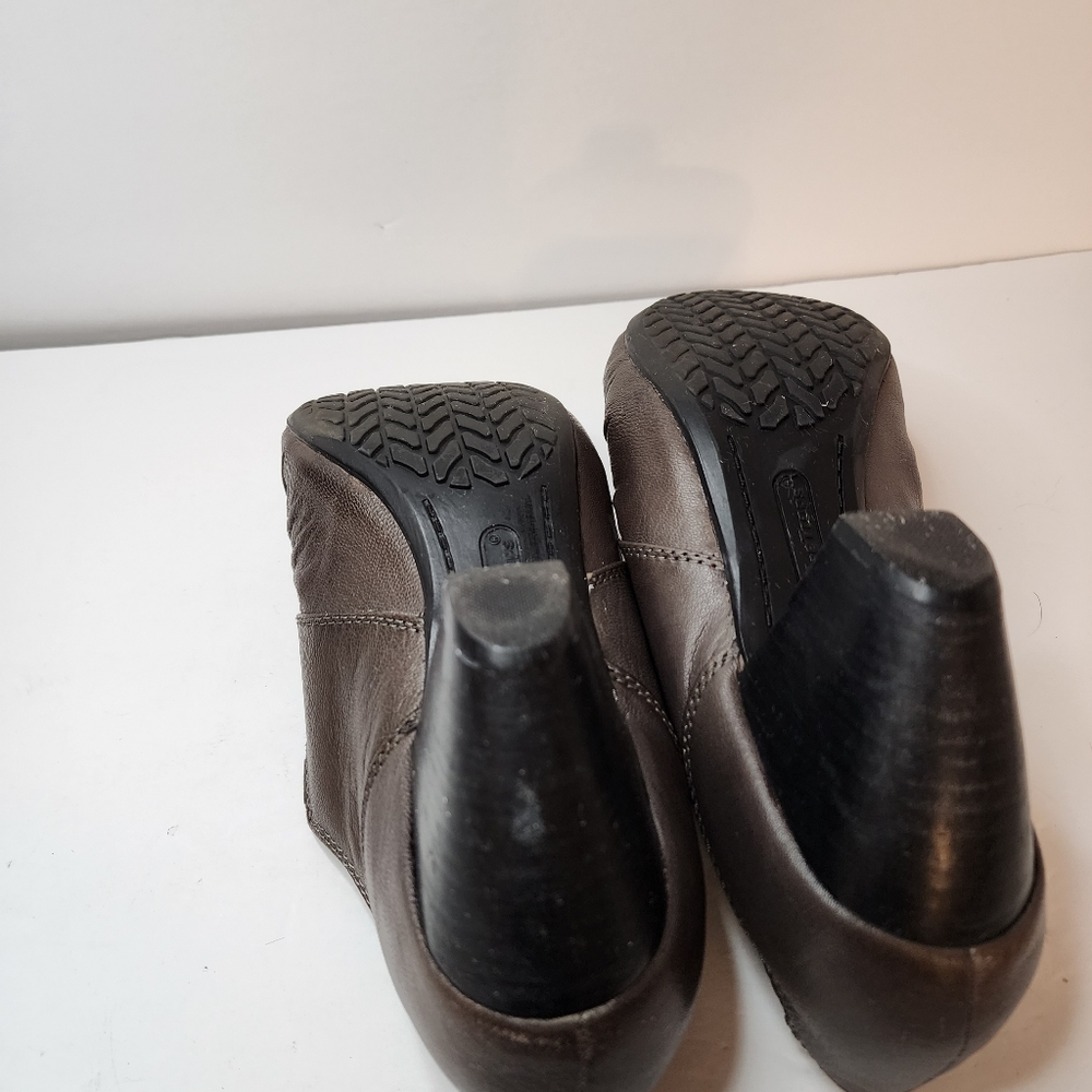 BareTraps‎ Boots Womens 10M Tyley Ankle Booties Brown Leather 2.75" Heels - Picture 10 of 11